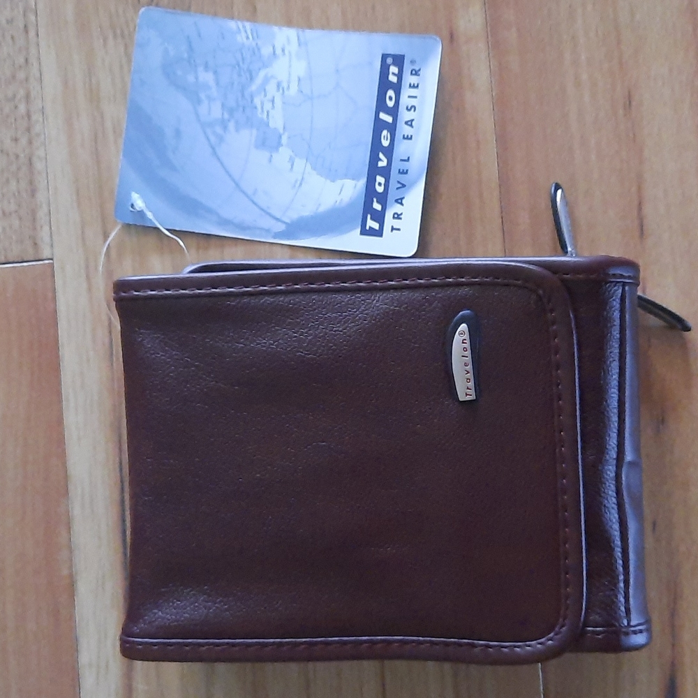 NWT Travelon Crossbody Travel Wallet
